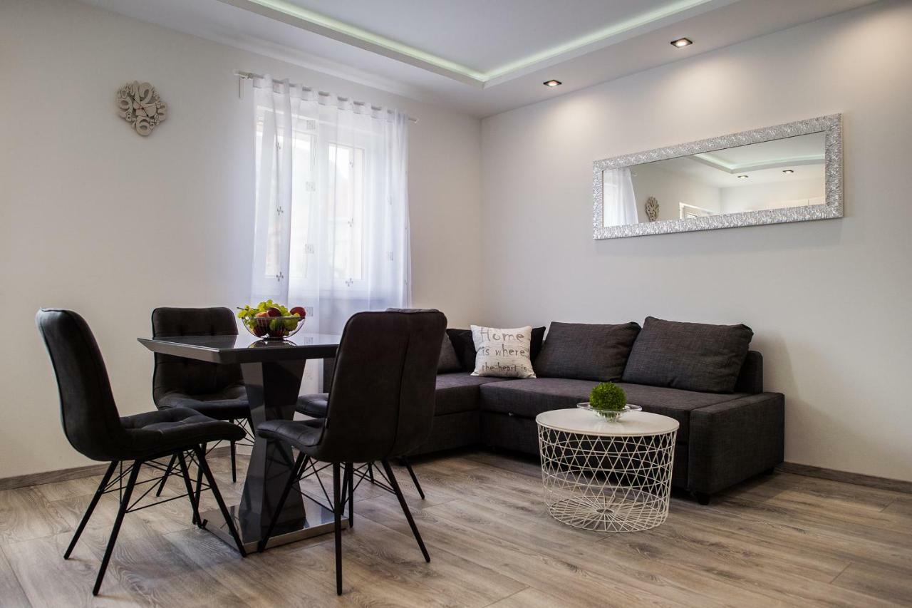 Solin Apartments Praetorium Exterior photo